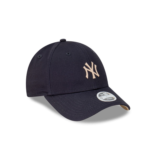 New York Yankees Chain Stitch Womens 9FORTY Cloth Strap