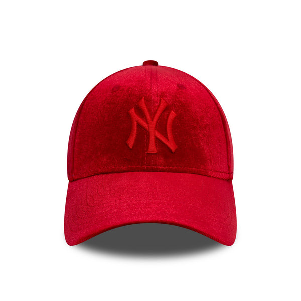 New York Yankees Lunar New Year Red Velvet 9FORTY Cloth Strap