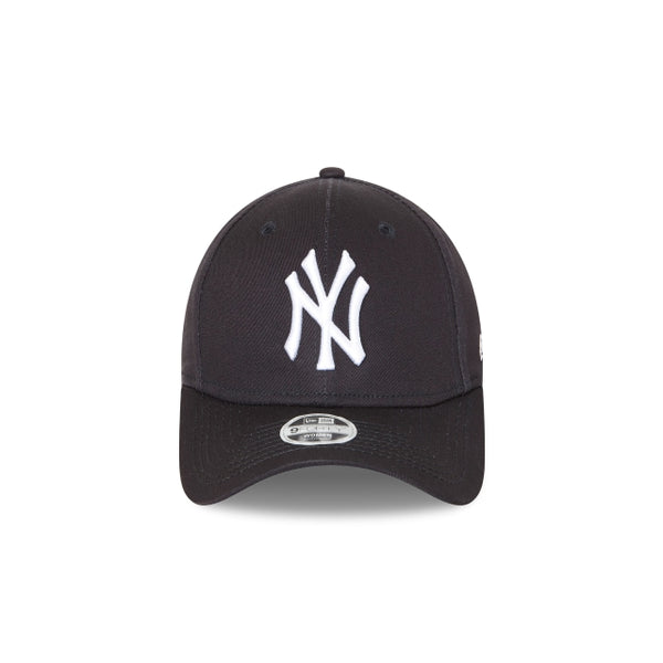 New York Yankees MLB Essentials Women's Fit 9FORTY Cloth Strap