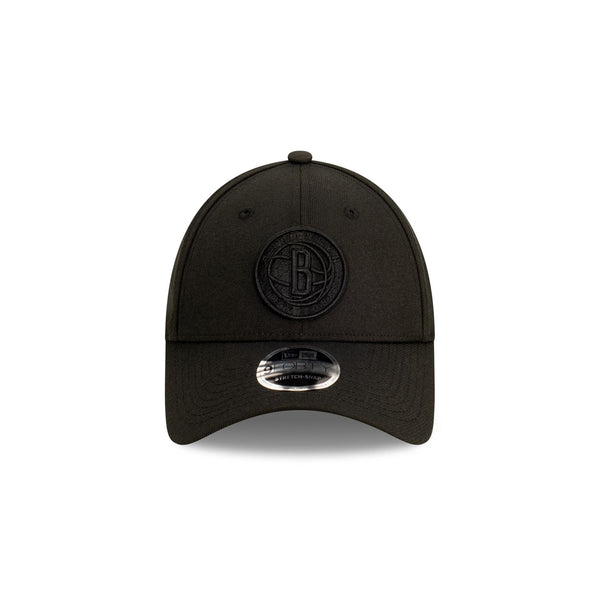 Brooklyn Nets Black on Black 9FORTY Stretch Snap