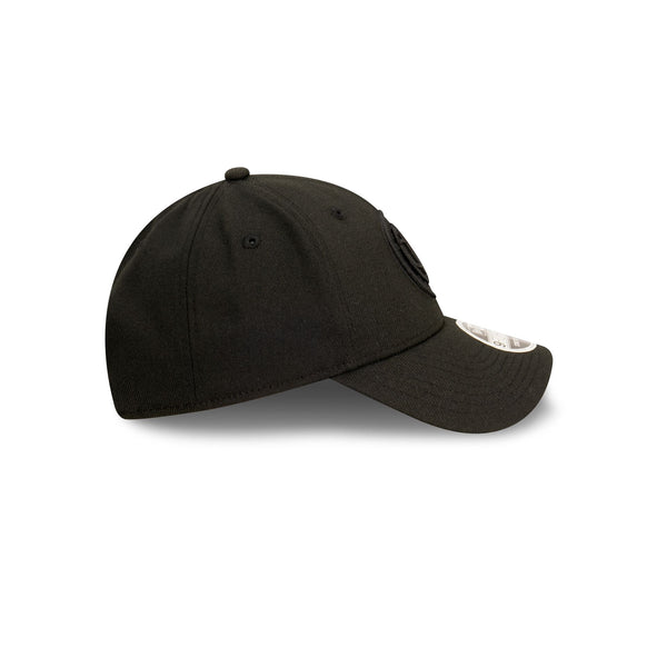 Brooklyn Nets Black on Black 9FORTY Stretch Snap