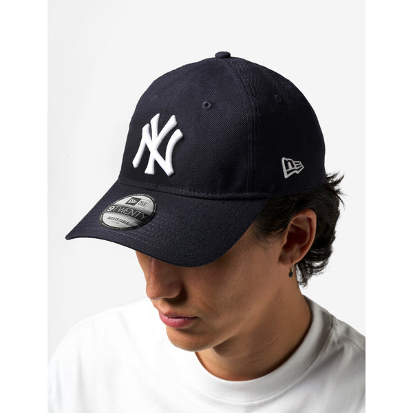 New York Yankees Reserve Wool 9TWENTY Cloth Strap