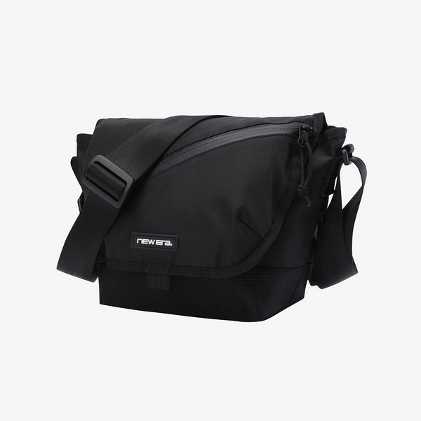 acc-utility-shoulder-mini-bag-ne-blk