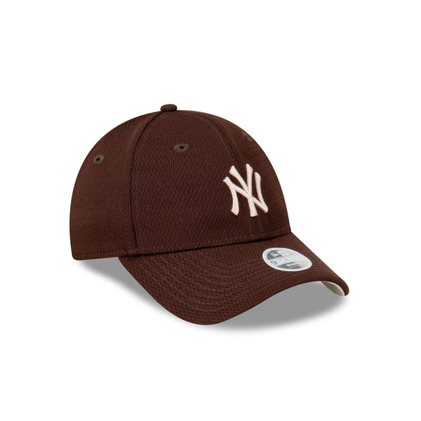 New York Yankees Dashmark Cappucino Walnut Brown 9FORTY Cloth Strap