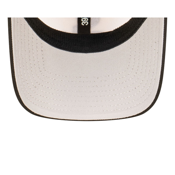 Las Vegas Raiders Two-Tone Chrome 39THIRTY Stretch Fit