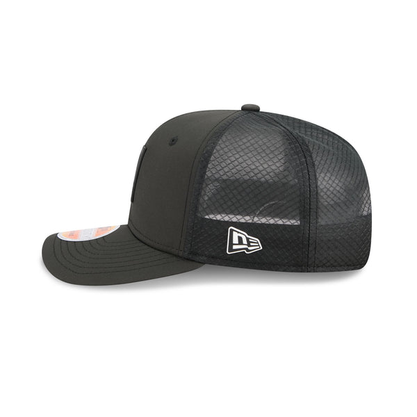 Las Vegas Raiders NFL Sideline '25 9SEVENTY Trucker