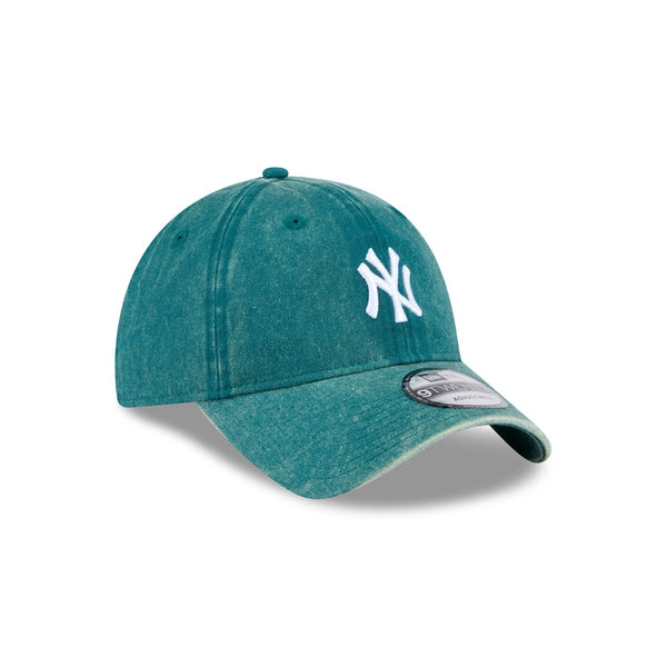 New York Yankees Snow Wash Seasonal Midnight Green 9TWENTY Cloth Strap
