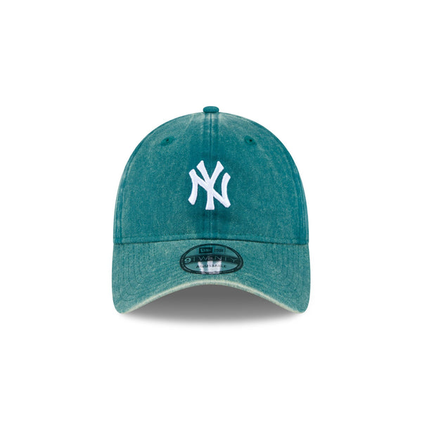 New York Yankees Snow Wash Seasonal Midnight Green 9TWENTY Cloth Strap