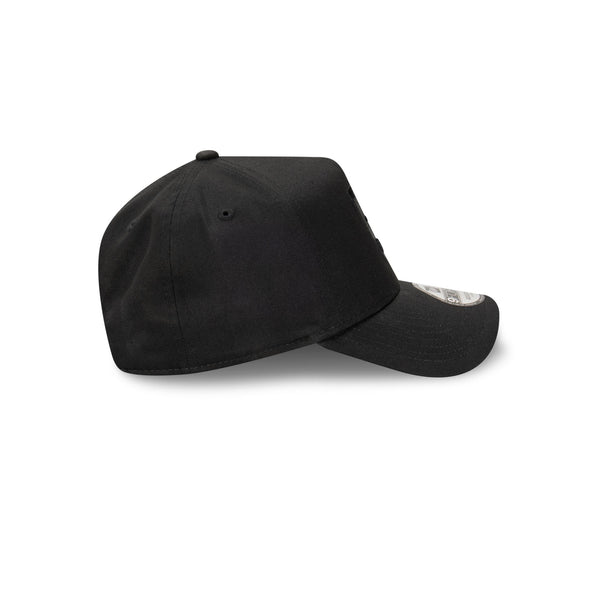 Fremantle Dockers Black on Black 9FORTY A-Frame Snapback