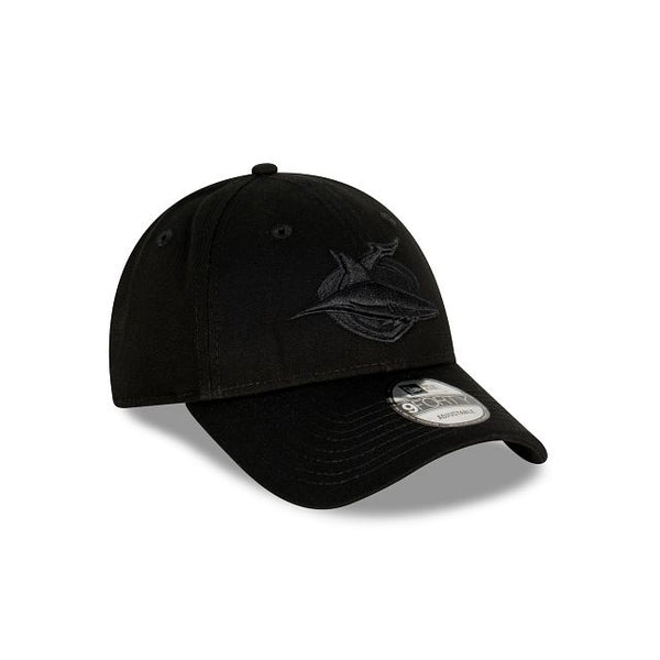 Cronulla Sutherland Sharks Black on Black 9FORTY Snapback