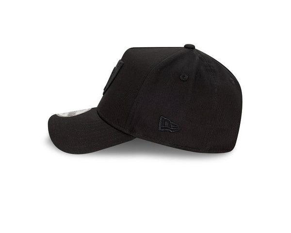Las Vegas Raiders NFL Essentials Black on Black 9FORTY A-Frame Snapback