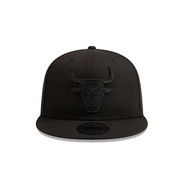 Chicago Bulls NBA Essentials Black on Black 9FIFTY Snapback