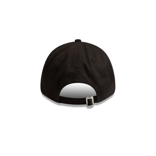 Chicago Bulls NBA Essentials Black on Black 9FORTY Cloth Strap