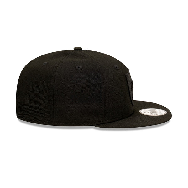 Las Vegas Raiders NFL Essentials Black on Black 9FIFTY Snapback