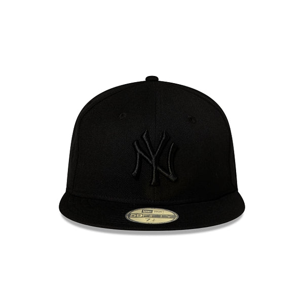 New York Yankees Black on Black 59FIFTY Fitted