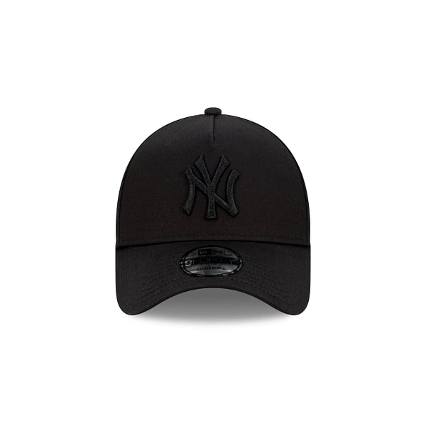 New York Yankees Black on Black 9FORTY A-Frame Snapback