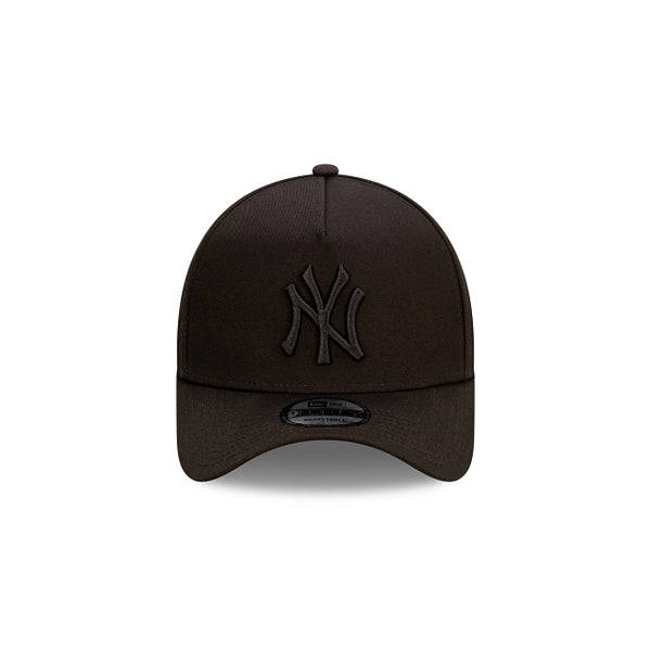 New York Yankees Black on Black 9FORTY A-Frame Snapback