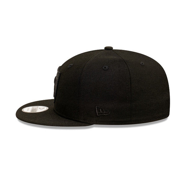 Las Vegas Raiders NFL Essentials Black on Black 9FIFTY Snapback